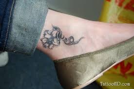 I totally love the idea of ring tattoos for your toes to accentuate them, looks so cute! Friend Tattoos Script Tattoo On Womens Foot Images Of Images Of Yellow Rose Tattoo Chest Scri Tattooviral Com Your Number One Source For Daily Tattoo Designs Ideas Inspiration