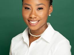 Alpha Kappa Alpha Sorority chapter presents 13 debutantes