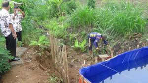 Jadi sorotan warga, komisi d dprd pati cek perbaikan rsud. Samin News Kepala Dkp Cek Kesiapan Empang Kampus Kehidupan