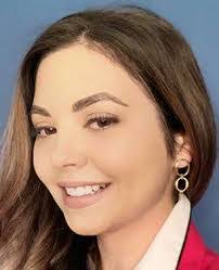 Carrie Paul's Instagram, Twitter & Facebook