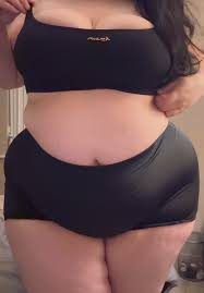 Curves for days and naughty thoughts for nights - xehilia on chubby |  fap.bar