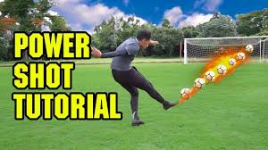 Kaki kiri menumpu di samping bola jarak sekepalan tangan dengan ujung kaki mengarah ke depan serta lutut sedikit ditekuk dan badan bola ditendang tepat pada sasaran titik pusat tendangan dengan perkenaan pada punggung kaki bagian dalam. Posisi Badan Saat Menendang Bola Dengan Kaki Bagian Dalam Halaman All Kompas Com