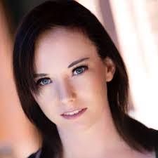 Nicole Lundquist's Instagram, Twitter & Facebook