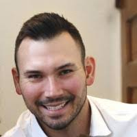 Robin Loucks's Instagram, Twitter & Facebook