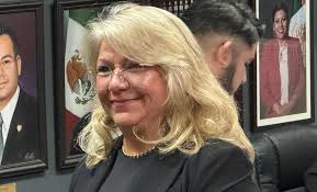 Marina Calderón al frente de la policía municipal en Tecate