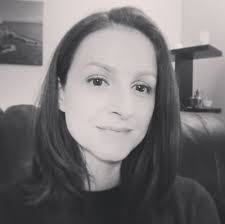 Very late addition to this: Roger Black's daughter Isabelle Black (mother  is French 200/400 runner Elsa Devassoigne) is in the French women's 4x400  squad for Tokyo. 34 years after Roger won 4x400