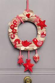 Couronne de l avant a fabriquer. Diy Couronne De L Avent En Tissus Decoration Noel Fabriquer Une Couronne De Noel Couronne Noel