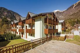 Villetta vallesinella is a property situated in madonna di campiglio near madonna di campiglio ski resort. Appartamenti E Case Vacanza Vicino Madonna Di Campiglio E Dolomiti Familygo