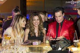 Sophia thiel is a fitness influencer, one of the most influential in germany. Sophia Thomalla Neues Dreiergespann Mit Till Lindemann Mama Beim Echo Till Lindemann People News Rammstein