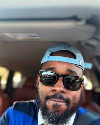 Omar Sharief (@shariefthinkhefunny) • Instagram फोटोहरू र भिडियोहरू