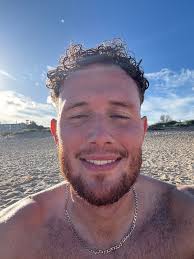 5 weeks until my trip to Australia. After spending 10 days with my daughter  in Perth I am flying to Sydney to tour the east coast via a greyhound bus  up to