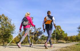 Epingle Par Coach In Marne La Vallee Sur Https Coachinmarnelavallee Fr Marche Nordique Bienfaits De La Marche Nordique