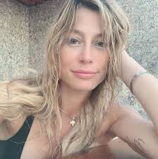 Ancora oggi è in uno stato di forma eccezionale e il suo. Maddalena Corvaglia Eta Altezza Peso Misure Ex Marito Musicista Fidanzati Vip La Figlia Origini