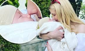 Seven months after rhodes' arrival, garrett hedlund gushed about his new fatherhood function. Emma Roberts Shares Five Month Old Son Rhodes Face Publicly For The First Time On Instagram Daily Mail Online