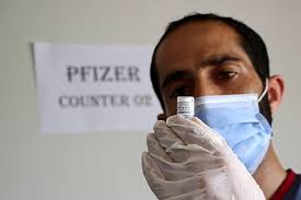 . may need a second, or booster dose. Pfizer Estudiara Sobre El Terreno Cuando Y Como Poner Una Tercera Dosis De Refuerzo Industria