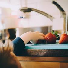 Podrías comenzar dictando clases de cocina para niños en tu propia casa, pero esto requerirá de una cocina amplia y privacidad (para no ser interrumpido). Curso De Cocina Para Ninos A Domicilio Clases Cocina Para Ninos Madrid
