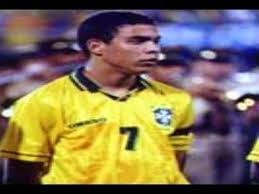 Köp billigt original brasilien hemmatröja 2002 ronaldo från vår fotbollsaffär. 17 Years Old Ronaldo First Start And First Goal With Brazil Vs Iceland 1994 Youtube