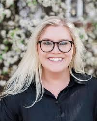 Alicia Vickers's Instagram, Twitter & Facebook