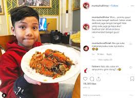 Indonesian social media star who is widely known for his eponymous instagram account. Nomor Handphone Hp Dan Wa Biodata Muntazar Halilintar Gimana Net