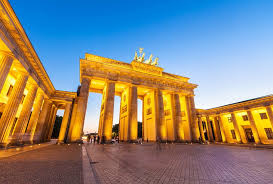 It is situated between the baltic and north seas to the north, and the alps to the south; 16 Top Rated Tourist Attractions In Germany Planetware