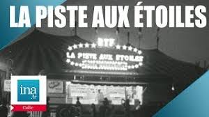 Plic ploc, la précédente création du cirque plume, avait laissé le souvenir d'une beauté indicible, irréductible au langage, muette, sublime. Les Coulisses De La Piste Aux Etoiles A Biarritz Archive Ina Youtube
