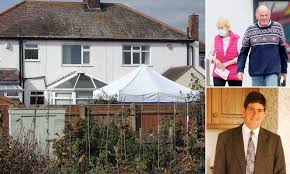 Steven, 23, vanished in december 1992, in saltburn Police Set Up Tent In Garden Of Steven Clark S Parents After Pair Were Arrested Daily Mail Online