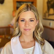 hi fellow bride-to-bes! i'm ISO a SAN DIEGO, CA makeup artist for my  wedding march 2026. i am hoping to find a recommendation that is