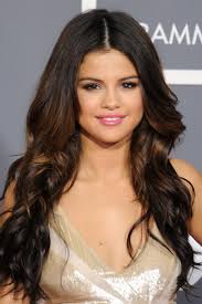 Born july 22, 1992) is an american actress, singer, songwriter and producer. Selena Gomez S Best Red Carpet Beauty Looks Teen Vogue