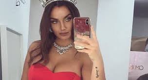 Elettra lamborghini is 26 years old. Sanremo 2020 Elettra Lamborghini E Gli Insulti Sul Web La Risposta Al Follower Maleducato Hai Il Pisellino Piccolo Il Mattino It