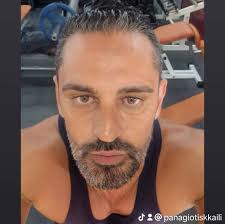 So started to investigate no sound and no radio signal. After reading how  the Bermester amp suffers water damage I've found these marks