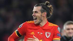 Gareth bale posed with a flag that read wales. Wales Golf Madrid Celebration Meant For Media Gareth Bale S Agent