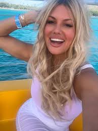 Friends are messaging me that I look extra happy. I am!!! With my favorite  girl & dear friends in one of the most gorgeous places