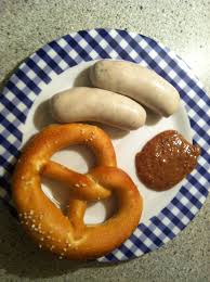 Weisswurste Richtig Zubereiten Mit Laugenbrezeln Sussen Senf Und Weissbier In 2020 Weisswurst Weisswurst Rezept Fisch Zubereiten