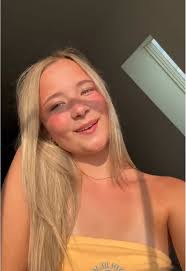 Eliza Larson's Instagram, Twitter & Facebook