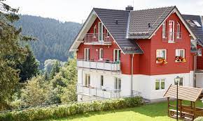 Jörg fromman an der rezeption. Ihre Ferienwohnungen Im Haus Tannenblick Oberhof Haus Tannenblick Oberhof