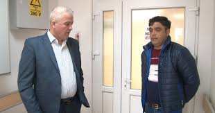 Spital orasenesc vălenii de munte, județul prahova. Un BÄrbat A Venit La Spital SÄ CearÄ Scuze DupÄ Ce A Urlat La Medici CÄ RefuzÄ SÄ I Trateze Copilul Mi A Fost FricÄ PlÄtesc PanÄ La Ultimul Leu