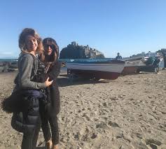 Ischia Claudia Gerini Con La Impacciatore Vista Castello Ci Riscopriamo Pazze Di Noi La Repubblica