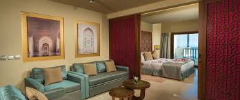 غرف واجنحة فندق ومساكن الفنار اسعار غرف فنادق صلالة 5 نجوم