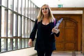 Dit artikel over een track and field. Pamela Jiles Adds Thousands Of Likes For Her Tweet Defending Carola Urrejola For Her Interview With Pinera