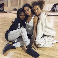 Star Cast Bts Star Cast Fox Star Cast Tv Show Outfits