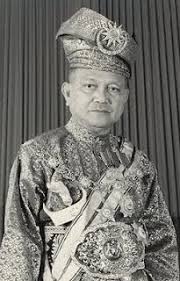 Tunku abdul rahman (1993) tunku abu bakar iman (2001) bonda sultan ibrahim cik kalthom abdullah (josephine trevorrow) kereta rasmi sultanah johor, raja zarith sofea Our First King Tuanku Abdul Rahman Batu Road Which Runs Through Chow Kit Is Now Called Jalan Tuanku Abdul Rahman After Our First One Kings Batu Kuala Lumpur
