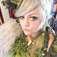 Laura Goss (@lauradgoss)