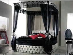 The fact that they also consume a lot of space makes them the center of your bedrooms, exhuming their elegance and style to everyone that sees them. 15 Luxurious Master Bedrooms With Round Beds Top Inspirations
