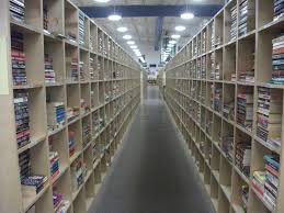 What Mckay S Used Books Cds In Three Tennessee Locations Knoxville Chattanooga Nashville May Lack In Ambiance It Makes U Take Money Used Books Bookstore