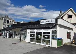 Until may 2006, sunnmørsposten was published in broadsheet. File Sunnmorsposten I Volda Jpg Wikimedia Commons