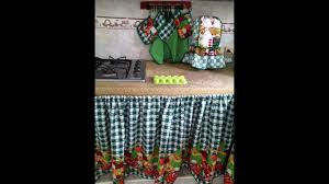 Actualmente esta moda se está imponiendo de nuevo y hoy voy a hacer una cortina para mi cocina. Como Hacer Unas Cortinas Para El Meson De La Cocina Youtube
