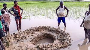 Meteorites are pieces of solid cosmic material — iron, stone, or a mixture of both — that have landed on earth. India Farmers Shocked As Suspected Meteorite Crashes Into Rice Field