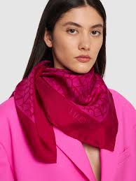 Valentino Garavani V Logo Silk Twill Foulard In Pink Pp,Chiaro