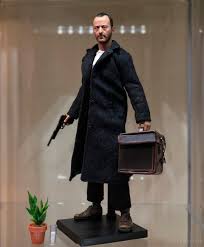 Luc besson spent the first years of his life following his parents, scuba diving instructors, around the world. Leon Leon Leontheprofessional Enterbay Jeanreno Nathalieportman Garyoldman Lucbesson Leon The Professional Jean Reno Vinyl Art Toys