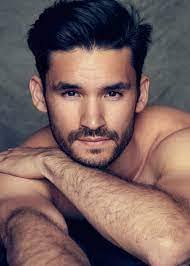 Louis Lay's Instagram, Twitter & Facebook